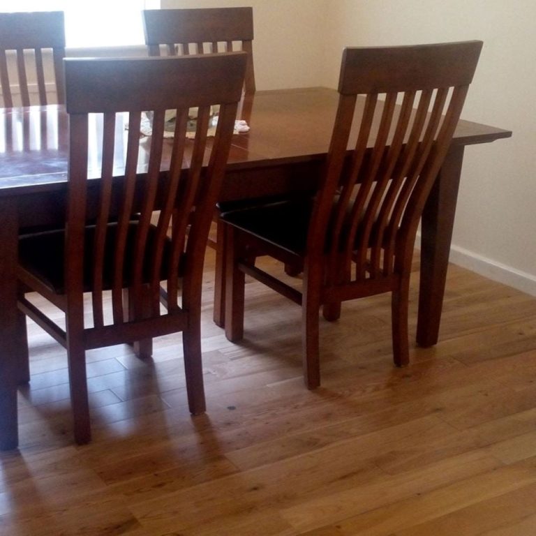 Windsor Narrow Smooth Solid Oak
